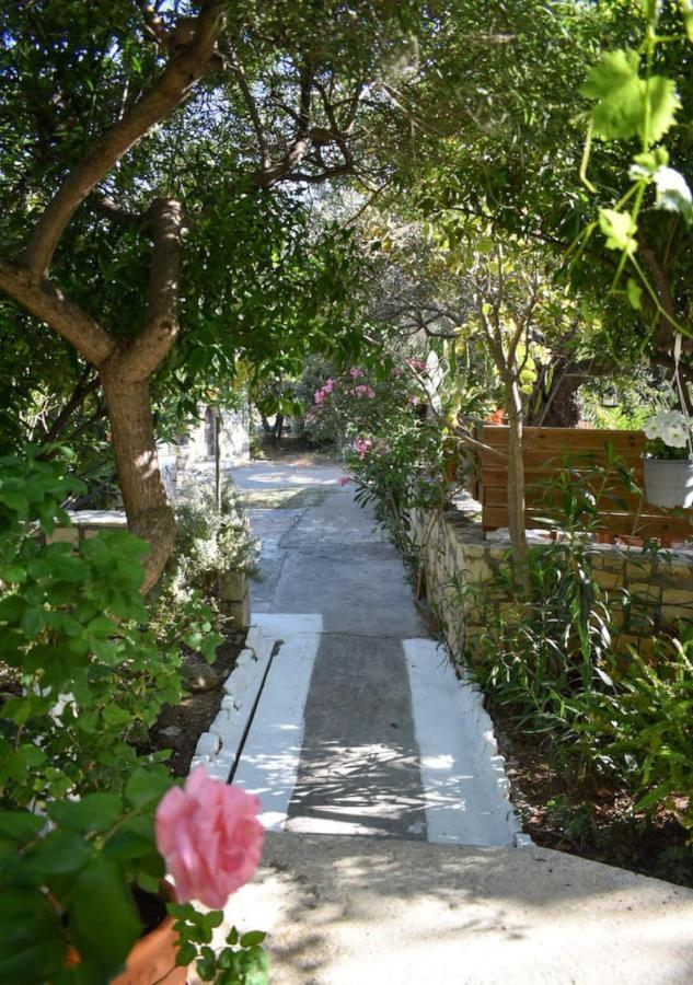 Myrtia - Cretan Holiday home *